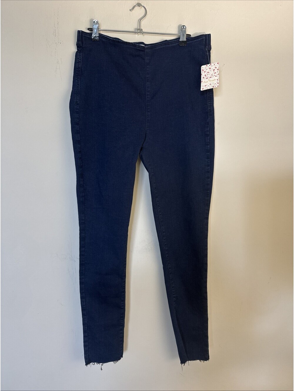 Women’s Free People Stretchy Jeans Dark Denim Size 31 Pull On Waist Raw Edge NWT